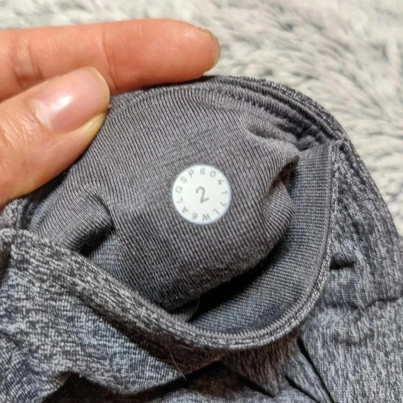 Lululemon Luxtreme High Waisted Tied To It Crop Heathered Grey Size 2 - Picture 3 of 8